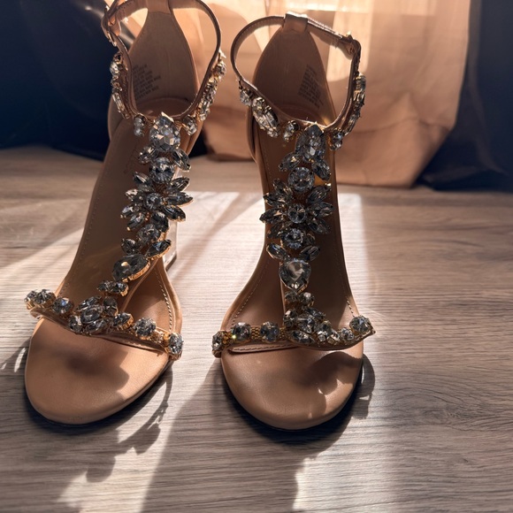 ShoeDazzle Constance Wedge Sandal - Picture 3 of 12